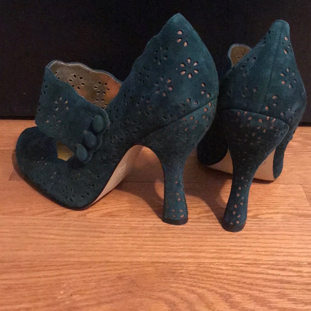 Hale Bob Green heels size 8